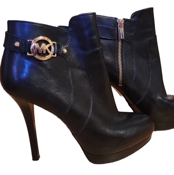 Michael Kors Wyatt black leather ankle boots - Picture 1 of 10